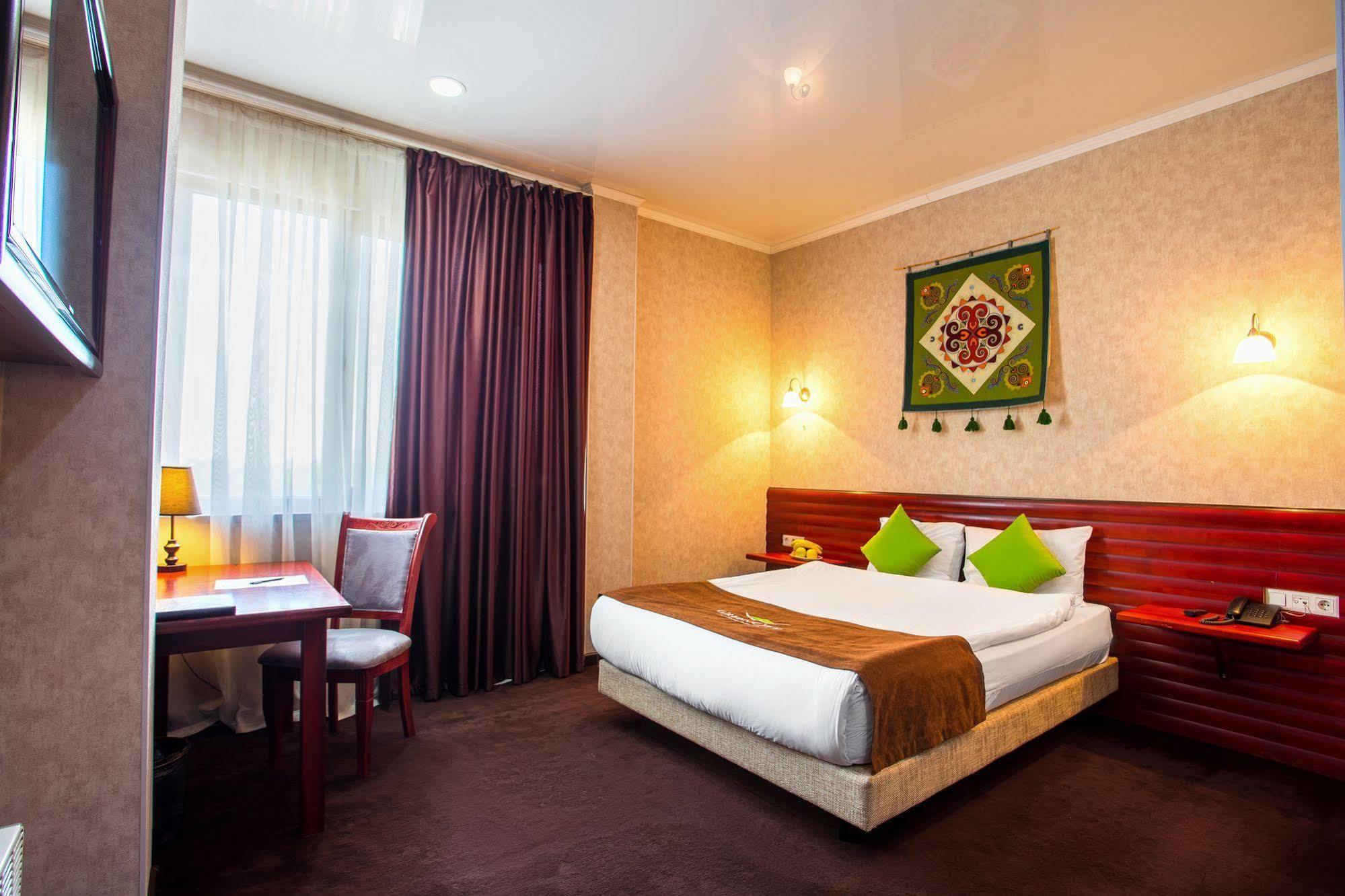 Green City Hotel 比什凯克 外观 照片